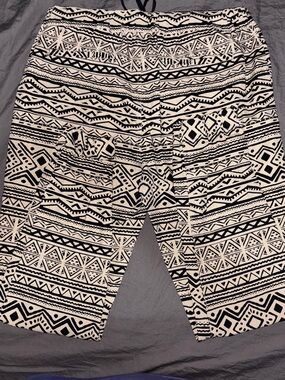 Vintage 21MEN Black & Cream Tribal Print pants